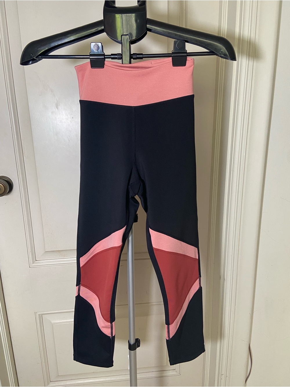 Colorblock Active Leggings - Black & Pink